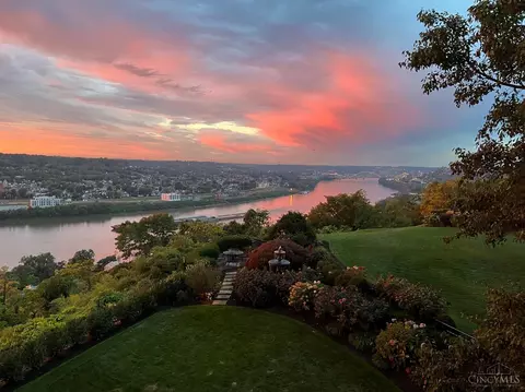 View/Area - 1721 Mcmillan St, Cincinnati, OH 45206 photo 6 of 12