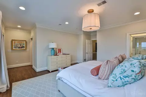 Bedroom - 1721 Mcmillan St, Cincinnati, OH 45206 photo 6 of 8