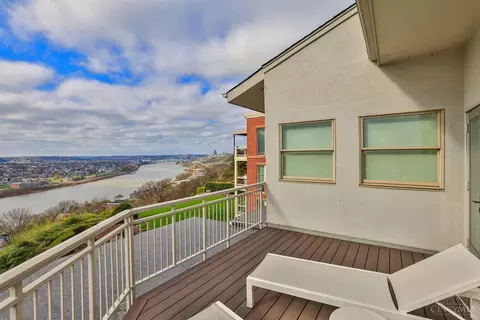 Exterior - 1721 Mcmillan St, Cincinnati, OH 45206 photo 6 of 12