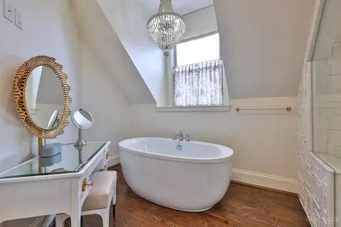 Bath - 1721 Mcmillan St, Cincinnati, OH 45206 photo 6 of 7
