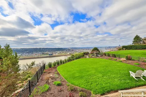 View/Area - 1721 Mcmillan St, Cincinnati, OH 45206 photo 4 of 12