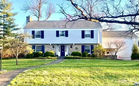 25 Wood Ave, Glendale, OH 45246