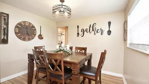 Dining - 586 Covedale Ave, Cincinnati, OH 45238 photo 2 of 3