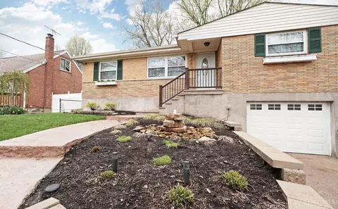 Exterior - 586 Covedale Ave, Cincinnati, OH 45238 photo 3 of 10