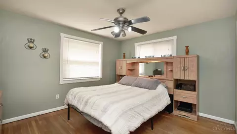 Bedroom - 586 Covedale Ave, Cincinnati, OH 45238 photo 2 of 3