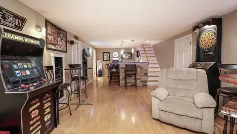 Living - 586 Covedale Ave, Cincinnati, OH 45238 photo 5 of 6