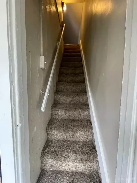 Entry Way - 2938 Cleinview Ave, Cincinnati, OH 45206 photo 2 of 3