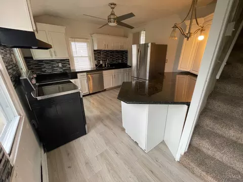 Kitchen - 2938 Cleinview Ave, Cincinnati, OH 45206 photo 4 of 4