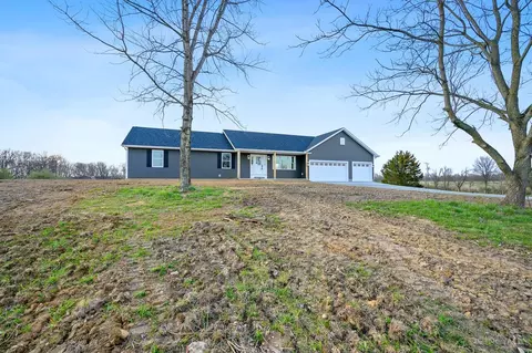 Exterior - 1644 Pratt Rd, Blanchester, OH 45107 photo 4 of 6