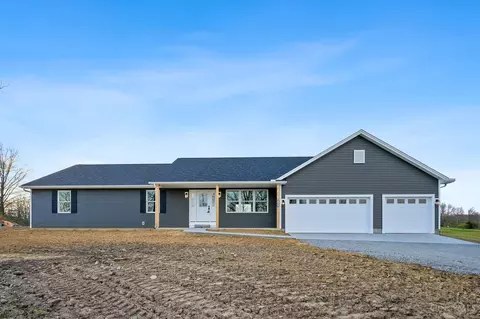 Exterior - 1644 Pratt Rd, Blanchester, OH 45107 photo 1 of 6