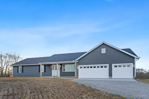 Exterior - 1644 Pratt Rd, Blanchester, OH 45107 photo 2 of 6