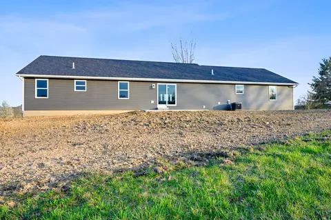 Exterior - 1644 Pratt Rd, Blanchester, OH 45107 photo 6 of 6