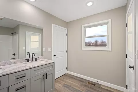 Bath - 1644 Pratt Rd, Blanchester, OH 45107 photo 4 of 4