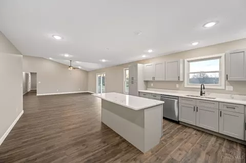 Kitchen - 1644 Pratt Rd, Blanchester, OH 45107 photo 4 of 4