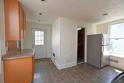 Kitchen - 256 Worth St, Cincinnati, OH 45226 photo 1 of 5