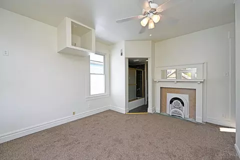 Bedroom - 256 Worth St, Cincinnati, OH 45226 photo 6 of 9