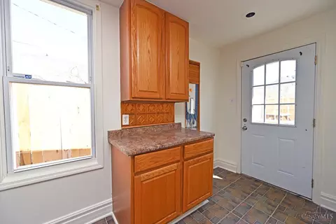 Kitchen - 256 Worth St, Cincinnati, OH 45226 photo 5 of 5