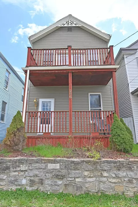 Exterior - 256 Worth St, Cincinnati, OH 45226 photo 3 of 11