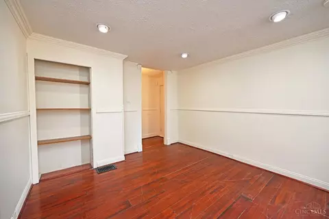 Living - 256 Worth St, Cincinnati, OH 45226 photo 1 of 3