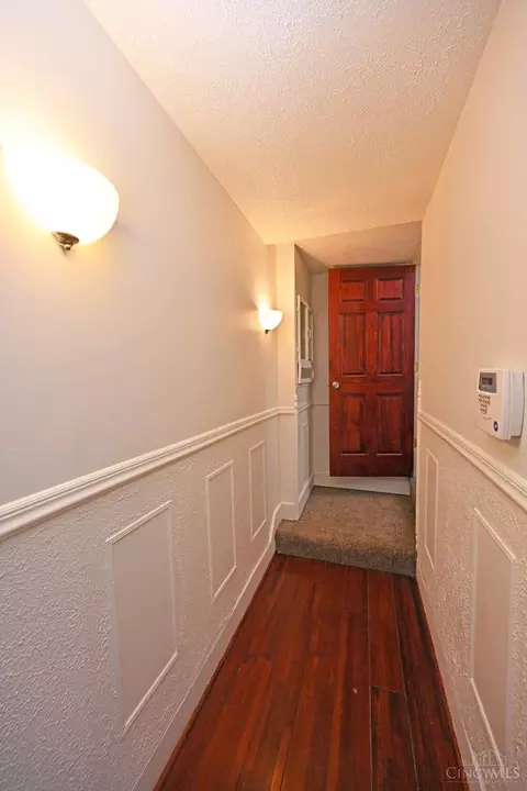 Entry Way - 256 Worth St, Cincinnati, OH 45226 photo 1 of 3
