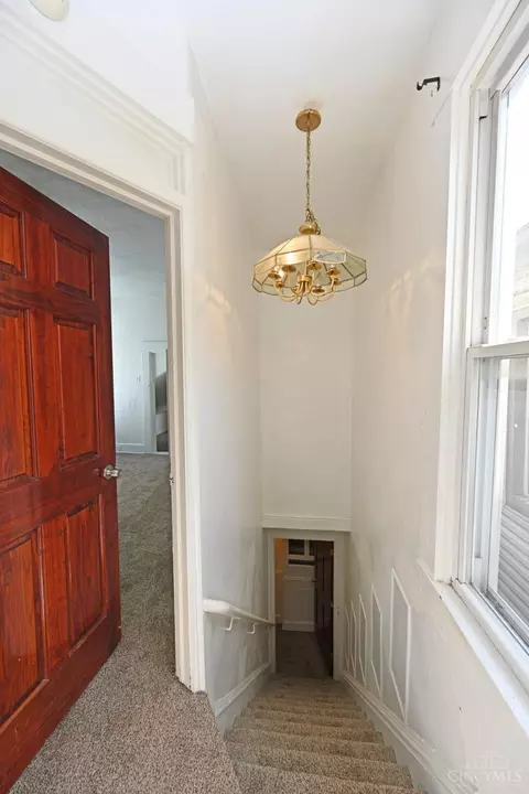 Entry Way - 256 Worth St, Cincinnati, OH 45226 photo 3 of 3