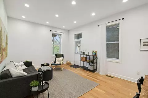 Living - 960 Hatch, Cincinnati, OH 45202 photo 2 of 7