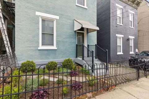 Exterior - 960 Hatch, Cincinnati, OH 45202 photo 3 of 9