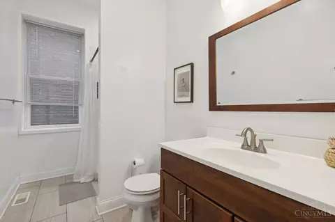 Bath - 960 Hatch, Cincinnati, OH 45202 photo 1 of 3