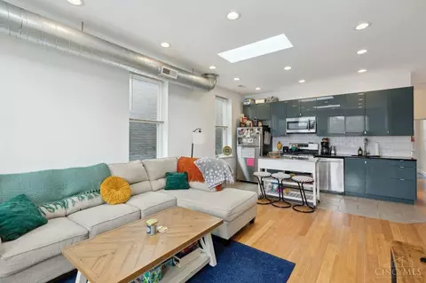 Living - 960 Hatch, Cincinnati, OH 45202 photo 7 of 7