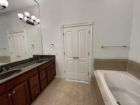 Bath - 5792 Springview Cir, Mason, OH 45040 photo 3 of 6