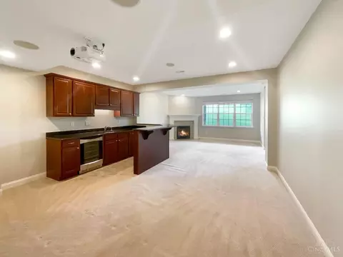 Kitchen - 5792 Springview Cir, Mason, OH 45040 photo 5 of 6