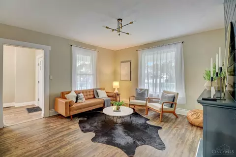Living - 4602 Glenshade Ave, Cincinnati, OH 45227 photo 3 of 4