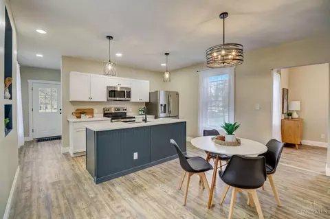 Dining - 4602 Glenshade Ave, Cincinnati, OH 45227 photo 1 of 1