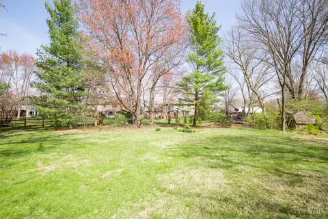 808 Diane Dr, Cincinnati, OH 45245 photo 5