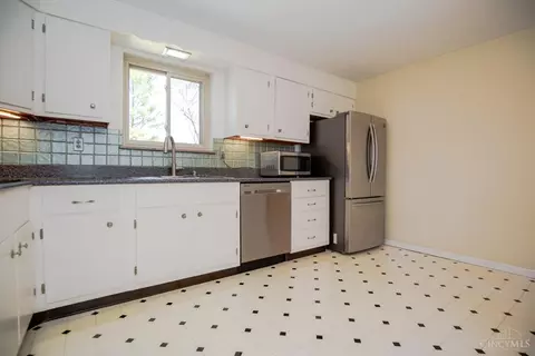 808 Diane Dr, Cincinnati, OH 45245 photo 8