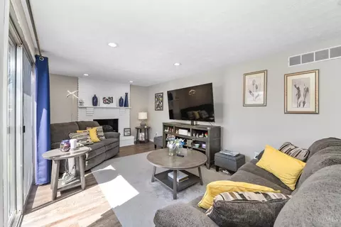 Living - 1233 Waycross Rd, Forest Park, OH 45240 photo 3 of 5