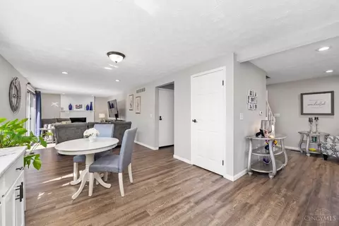 Dining - 1233 Waycross Rd, Forest Park, OH 45240 photo 3 of 4