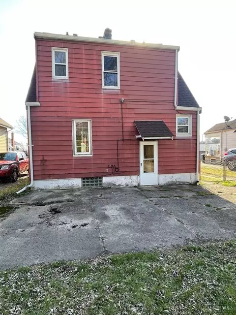 Exterior - 3917 Weber Pl, Cincinnati, OH 45223 photo 6 of 6