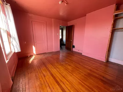 Bedroom - 3917 Weber Pl, Cincinnati, OH 45223 photo 1 of 1