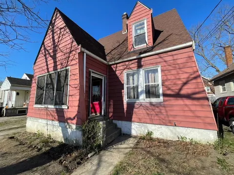 Exterior - 3917 Weber Pl, Cincinnati, OH 45223 photo 3 of 6