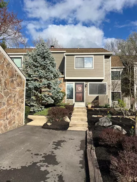 9832 Timbers Dr, Blue Ash, OH 45242