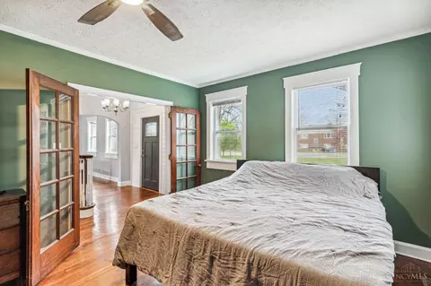 Bedroom - 2353 Beechmont Ave, Cincinnati, OH 45230 photo 2 of 3