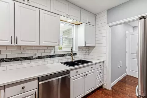 Kitchen - 2353 Beechmont Ave, Cincinnati, OH 45230 photo 2 of 2