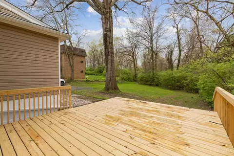 Exterior - 2353 Beechmont Ave, Cincinnati, OH 45230 photo 6 of 12