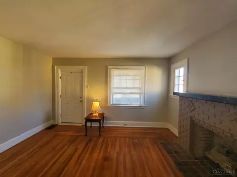 Living - 1030 Schiff, Cincinnati, OH 45205 photo 1 of 3