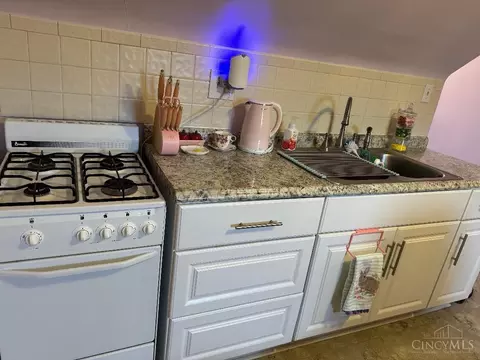 Kitchen - 1030 Schiff, Cincinnati, OH 45205 photo 5 of 5
