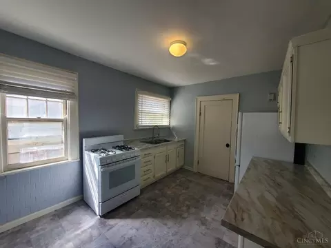 Bedroom - 1030 Schiff, Cincinnati, OH 45205 photo 1 of 3