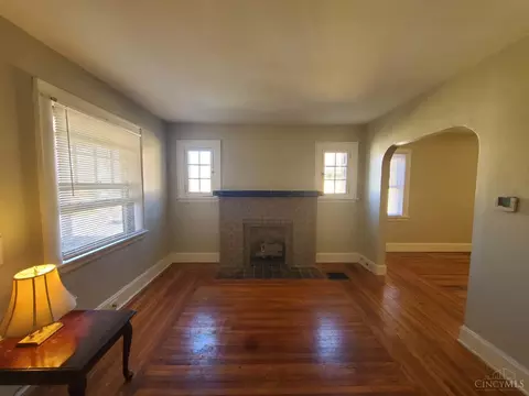 Living - 1030 Schiff, Cincinnati, OH 45205 photo 2 of 3