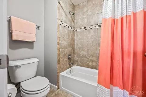 Bath - 5660 Rivers Fork Dr, Morrow, OH 45152 photo 5 of 5