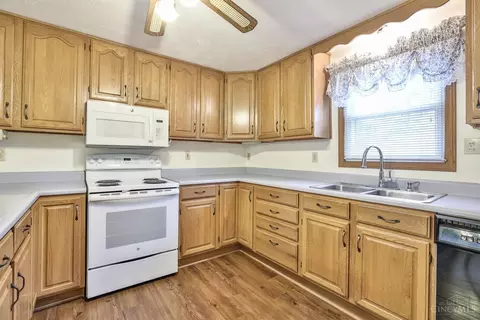 Kitchen - 23 Sheehan Ave, Cincinnati, OH 45216 photo 3 of 5